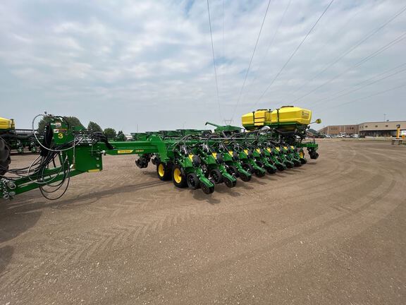 2026 John Deere DB60 Planter