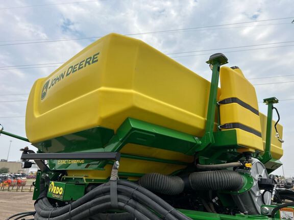 2026 John Deere DB60 Planter