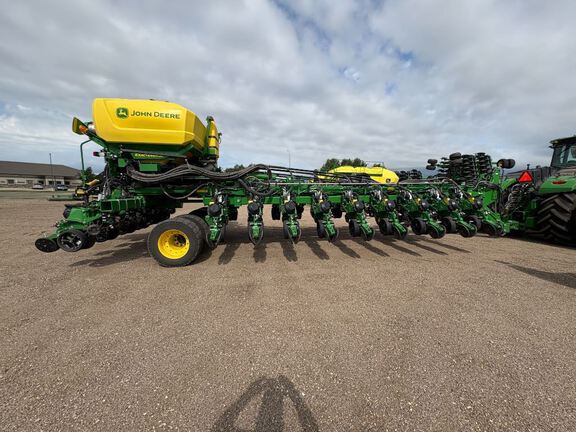 2026 John Deere DB60 Planter
