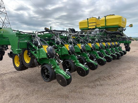 2026 John Deere DB60 Planter