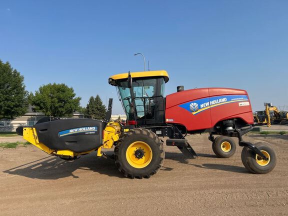 2015 New Holland SR130 Windrower