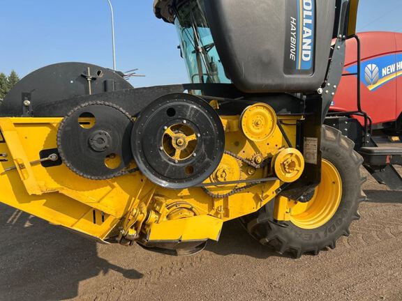 2015 New Holland SR130 Windrower