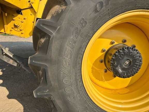 2015 New Holland SR130 Windrower