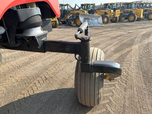 2015 New Holland SR130 Windrower