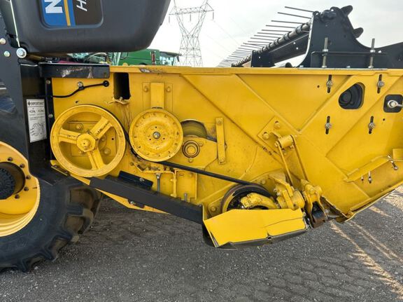 2015 New Holland SR130 Windrower