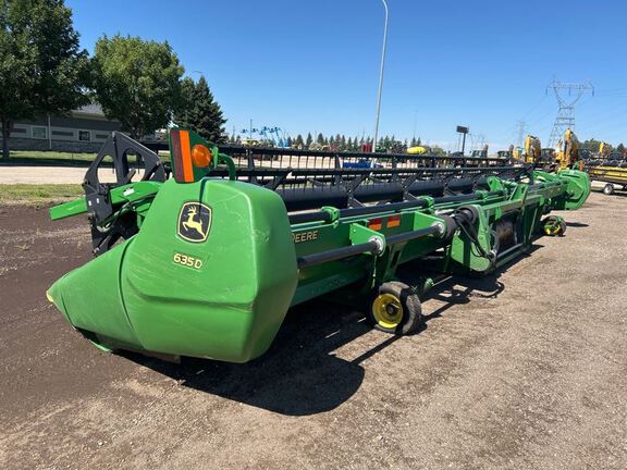 2012 John Deere 635D Header Combine