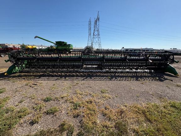 2017 John Deere 635FD Header Combine