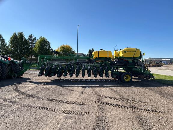 2025 John Deere DB66 Planter