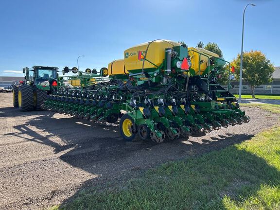 2025 John Deere DB66 Planter