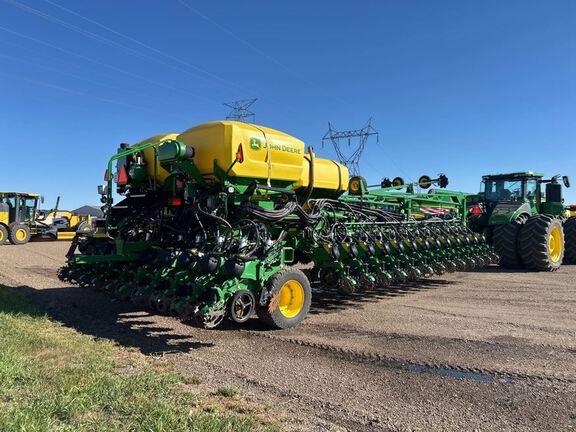 2025 John Deere DB66 Planter