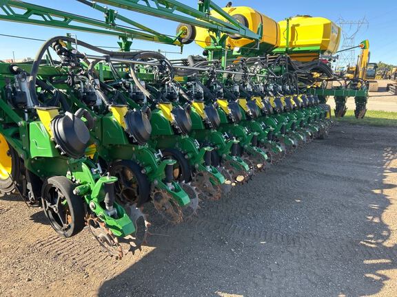 2025 John Deere DB66 Planter