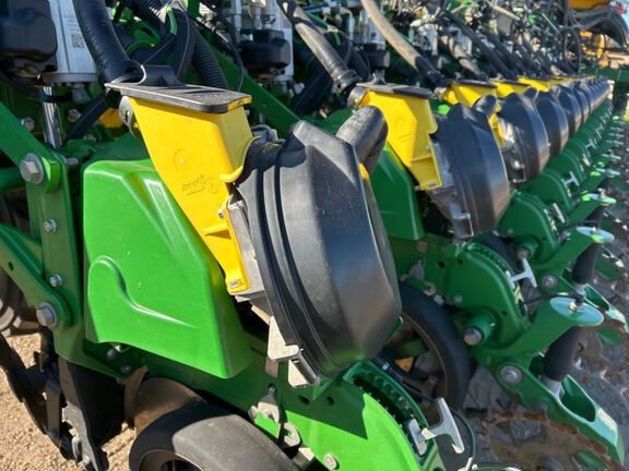 2025 John Deere DB66 Planter