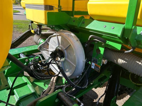 2025 John Deere DB66 Planter