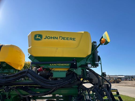 2025 John Deere DB66 Planter