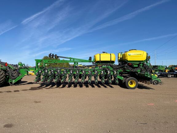 2025 John Deere DB66 Planter
