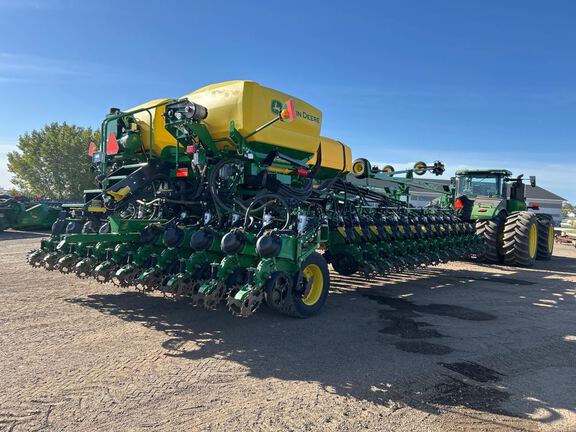 2025 John Deere DB66 Planter