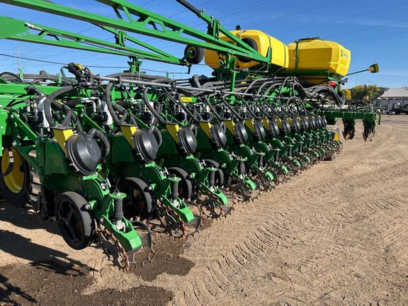 2025 John Deere DB66 Planter