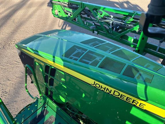 2019 John Deere R4038 Sprayer/High Clearance