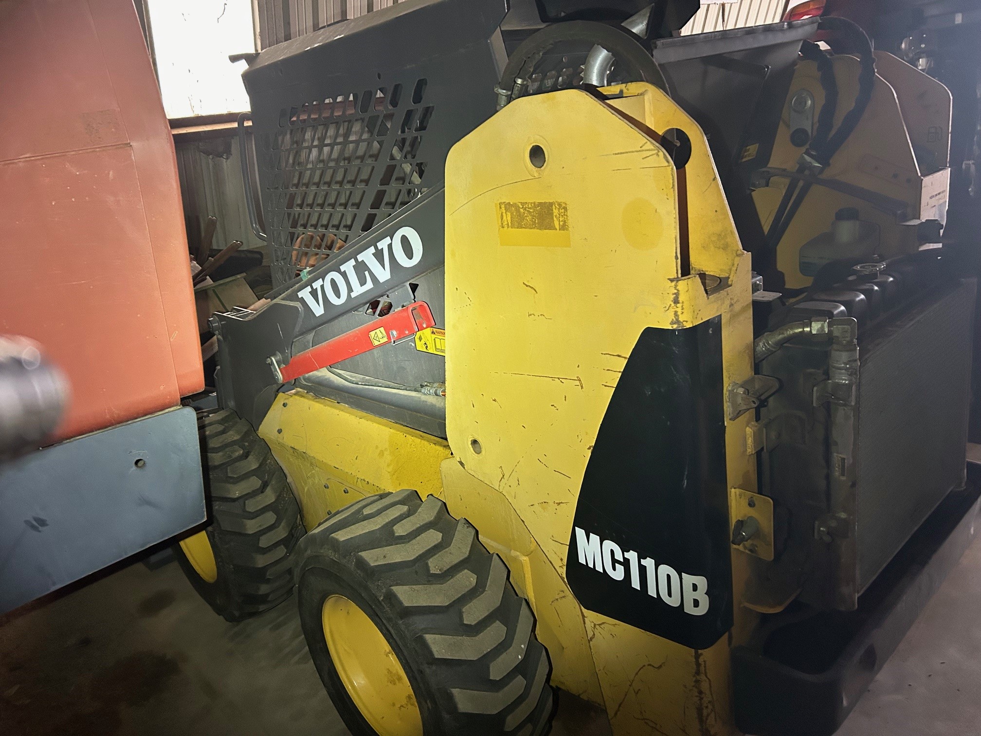 2008 Volvo MC110B Skid Steer Loader