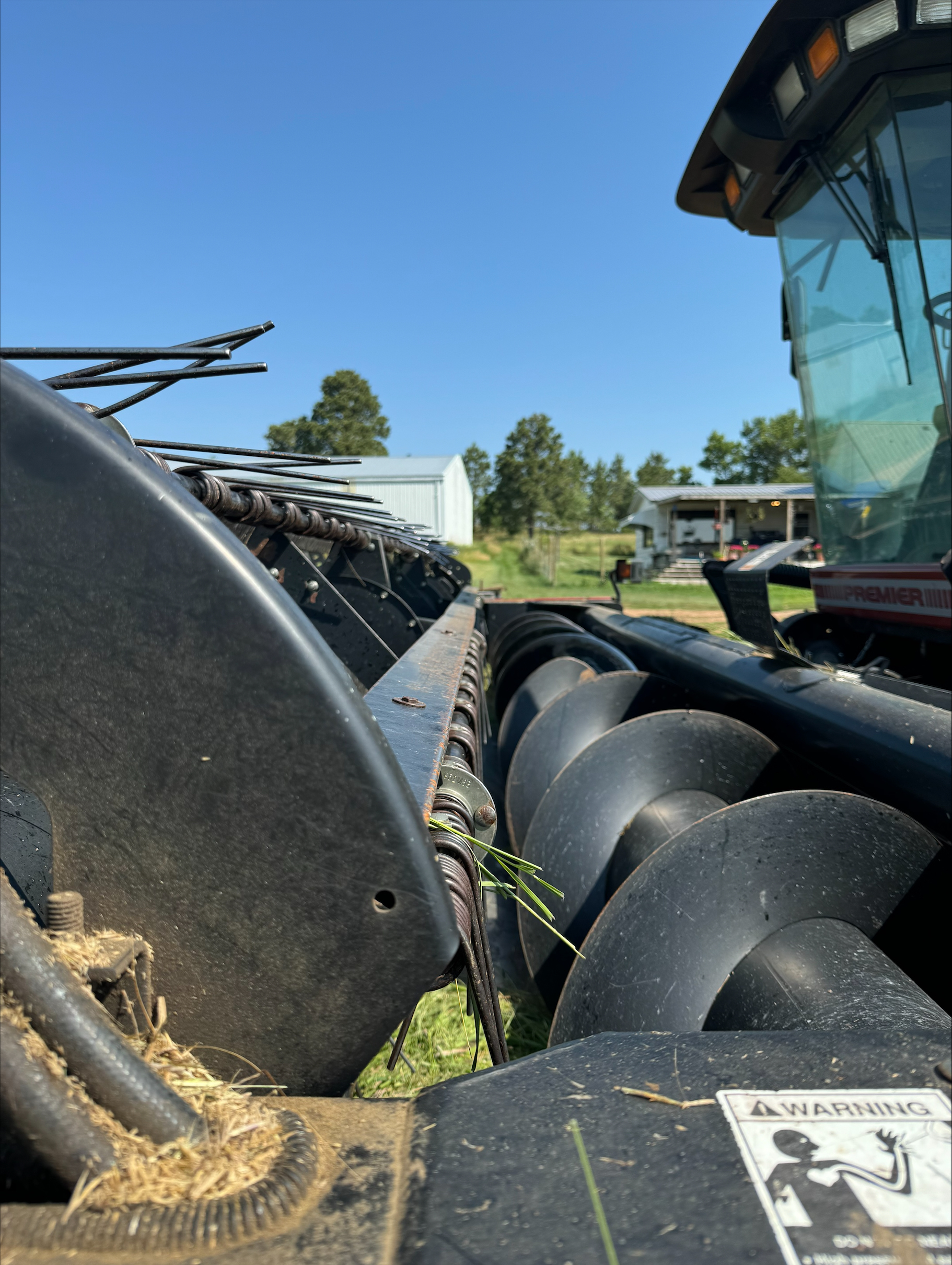 2004 Premier 2952I Windrower