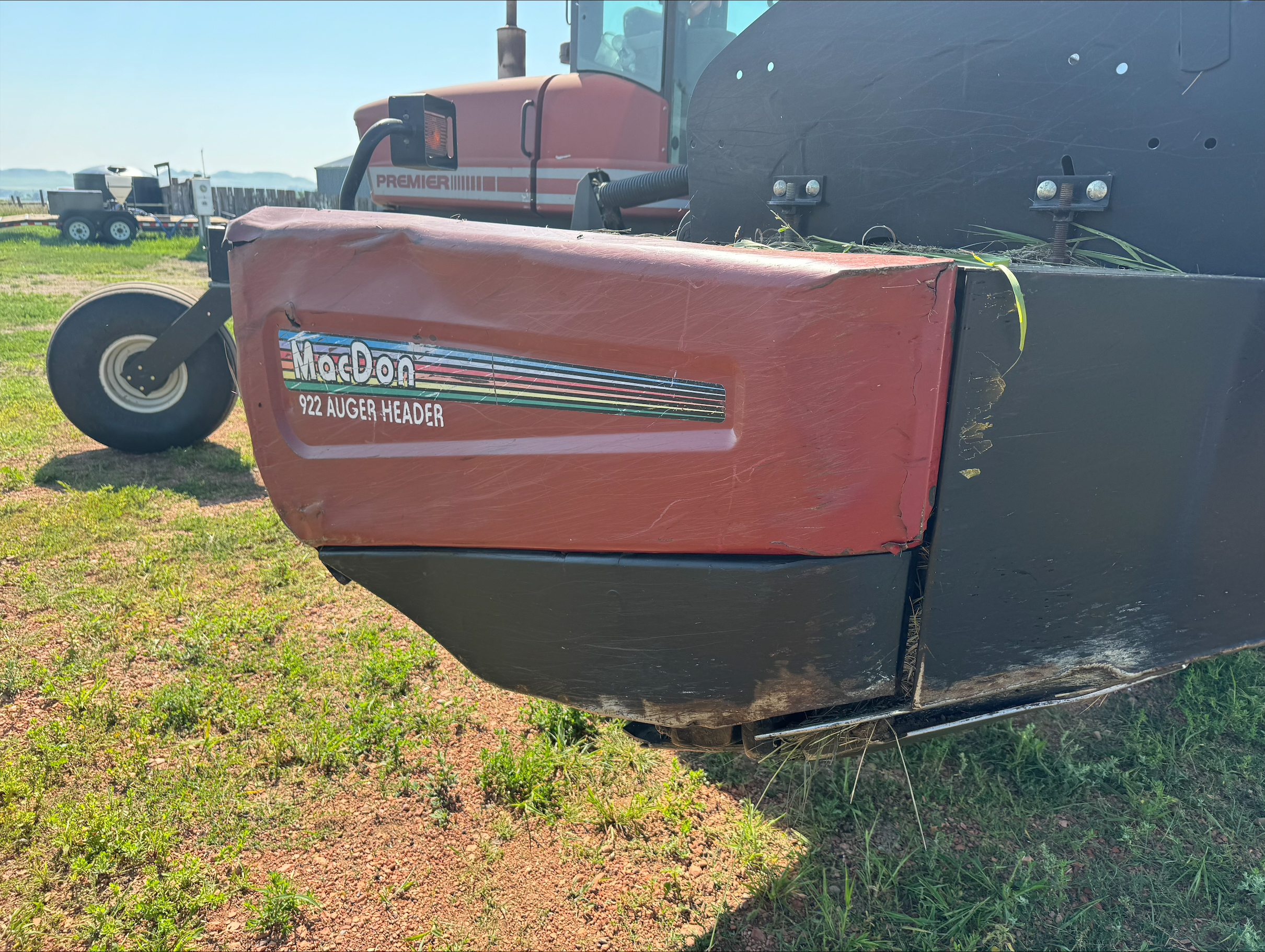 2004 Premier 2952I Windrower