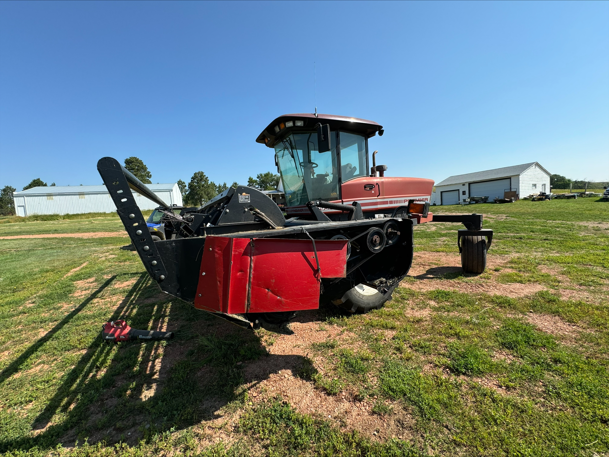 2004 Premier 2952I Windrower