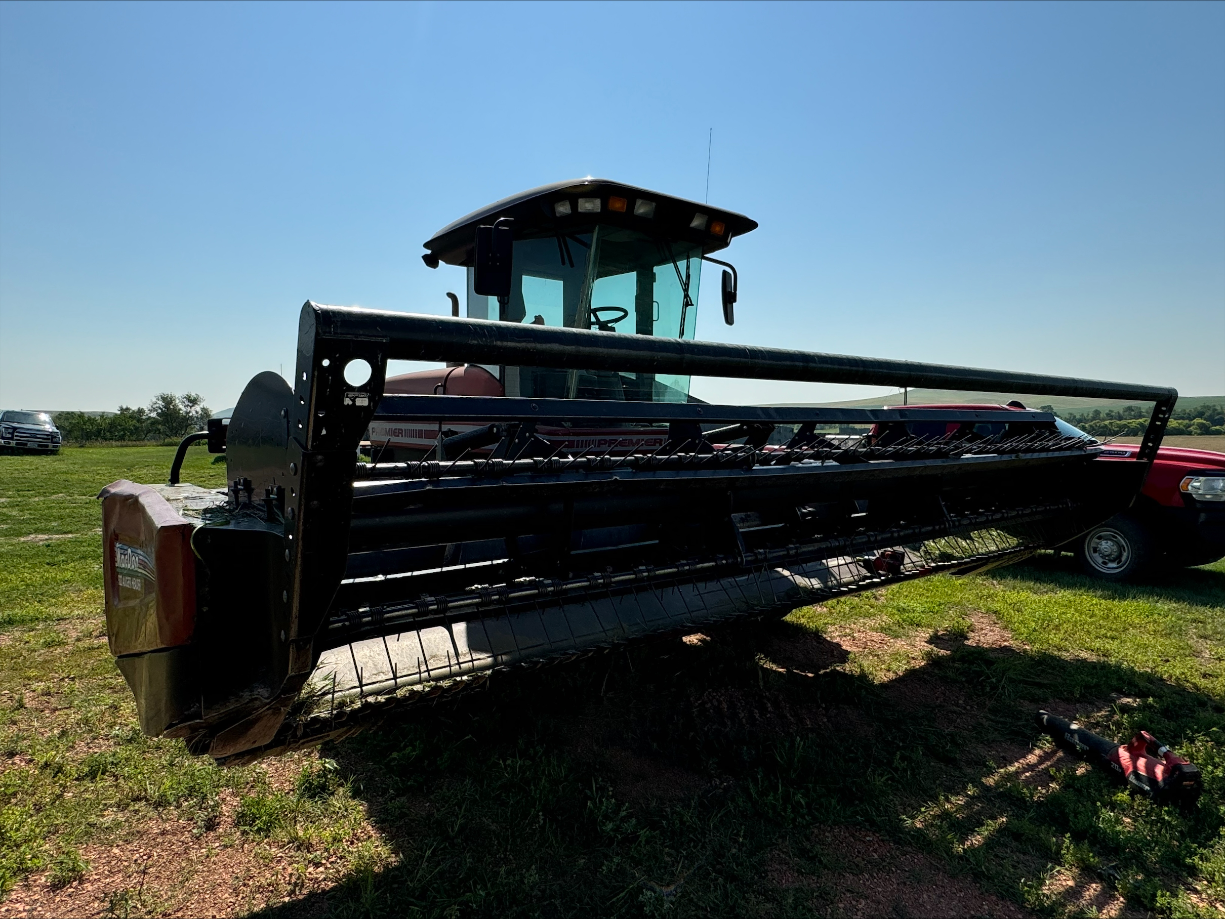 2004 Premier 2952I Windrower