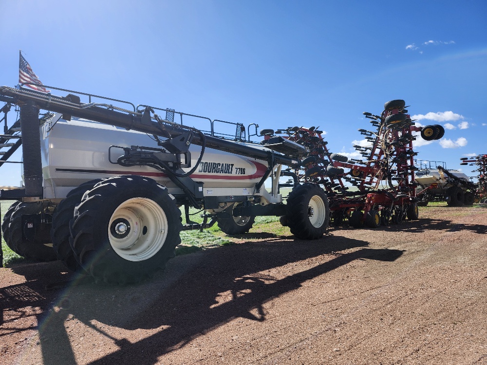 2014 Bourgault 3320 Air Drill