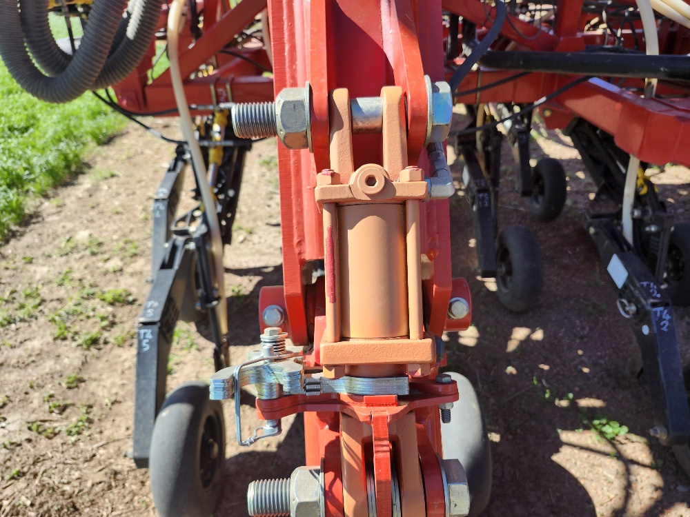 2014 Bourgault 3320 Air Drill