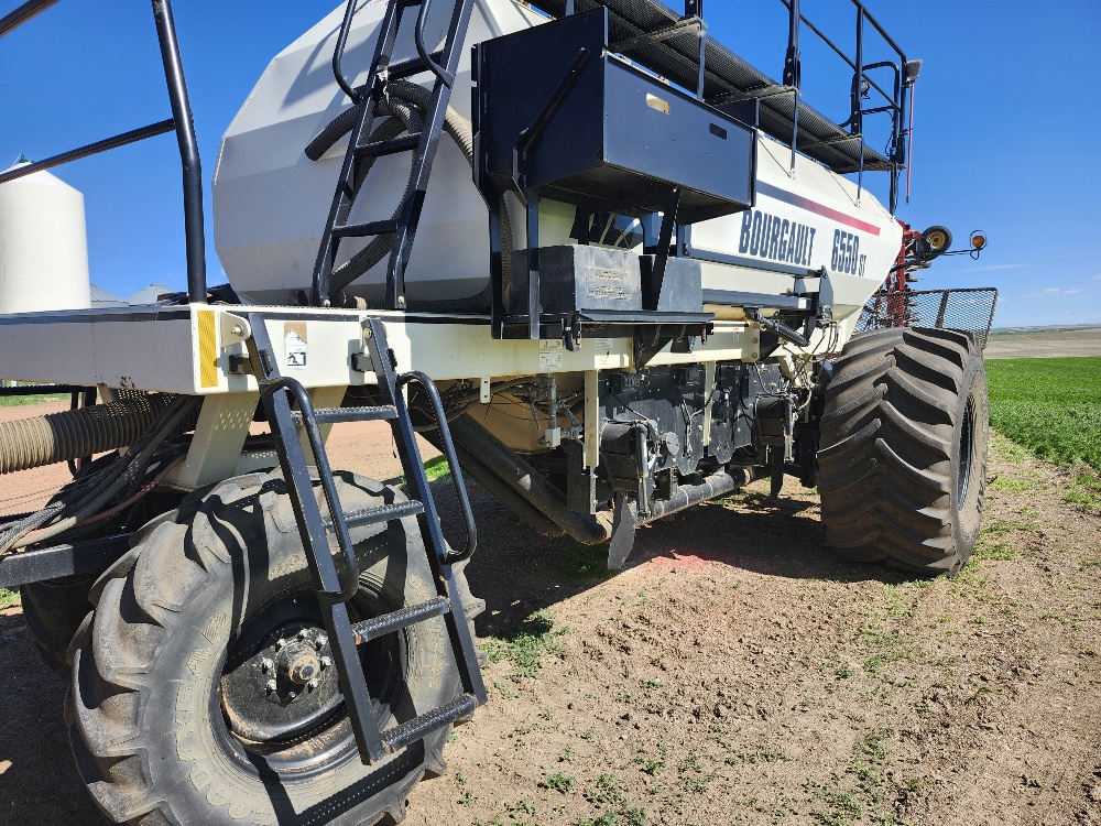 2010 Bourgault 3310 Air Drill