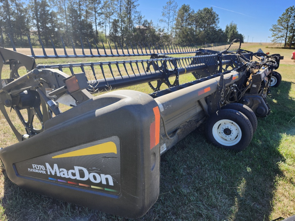 2012 MacDon FD70-40 Header Combine