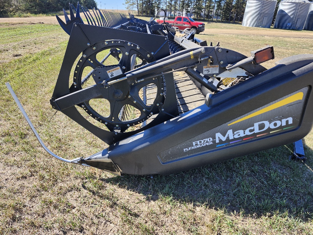 2012 MacDon FD70-40 Header Combine