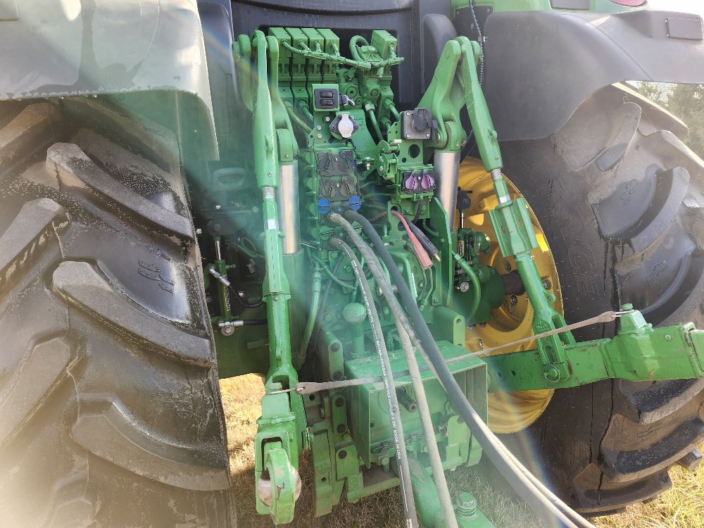 2018 John Deere 6175R Tractor