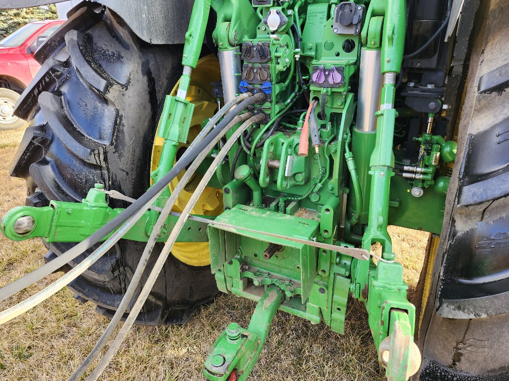 2018 John Deere 6175R Tractor