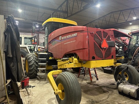 2022 New Holland Speedrower 220 Windrower