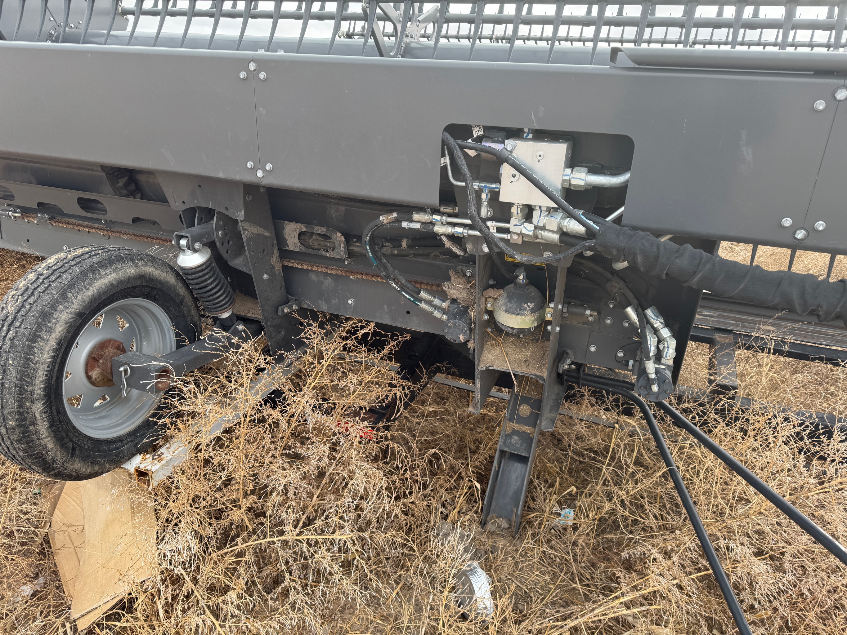 2022 Massey Ferguson 5400DS Header Draper