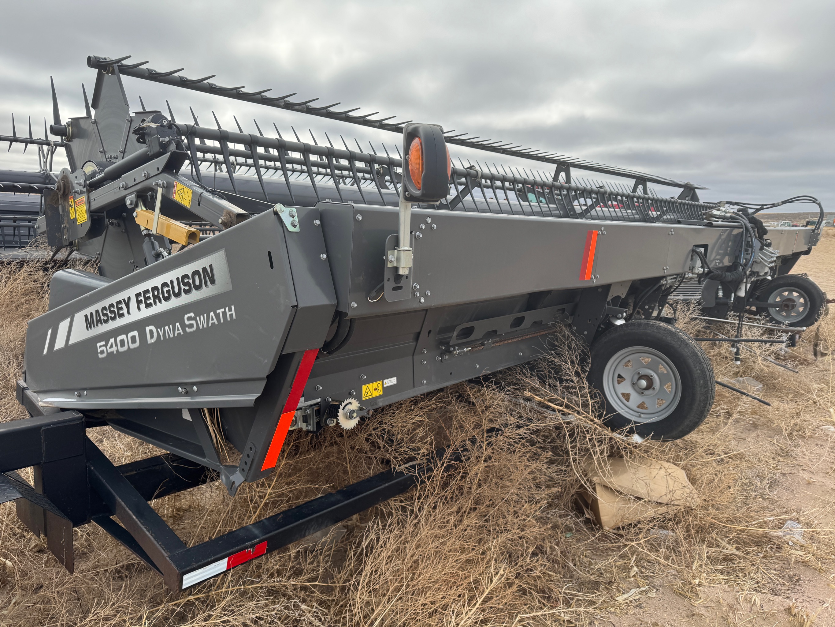 2022 Massey Ferguson 5400DS Header Draper