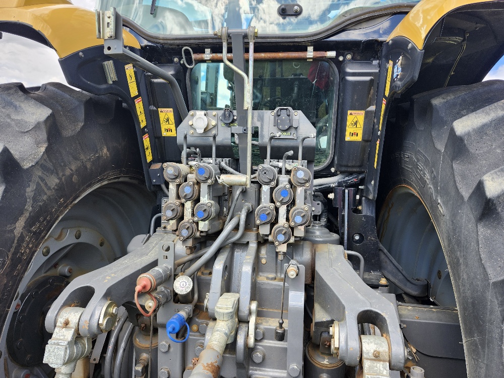 2014 Challenger MT675D Tractor