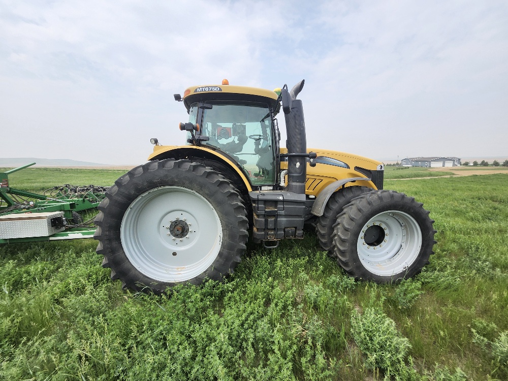 2014 Challenger MT675D Tractor