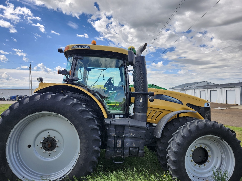 2014 Challenger MT675D Tractor