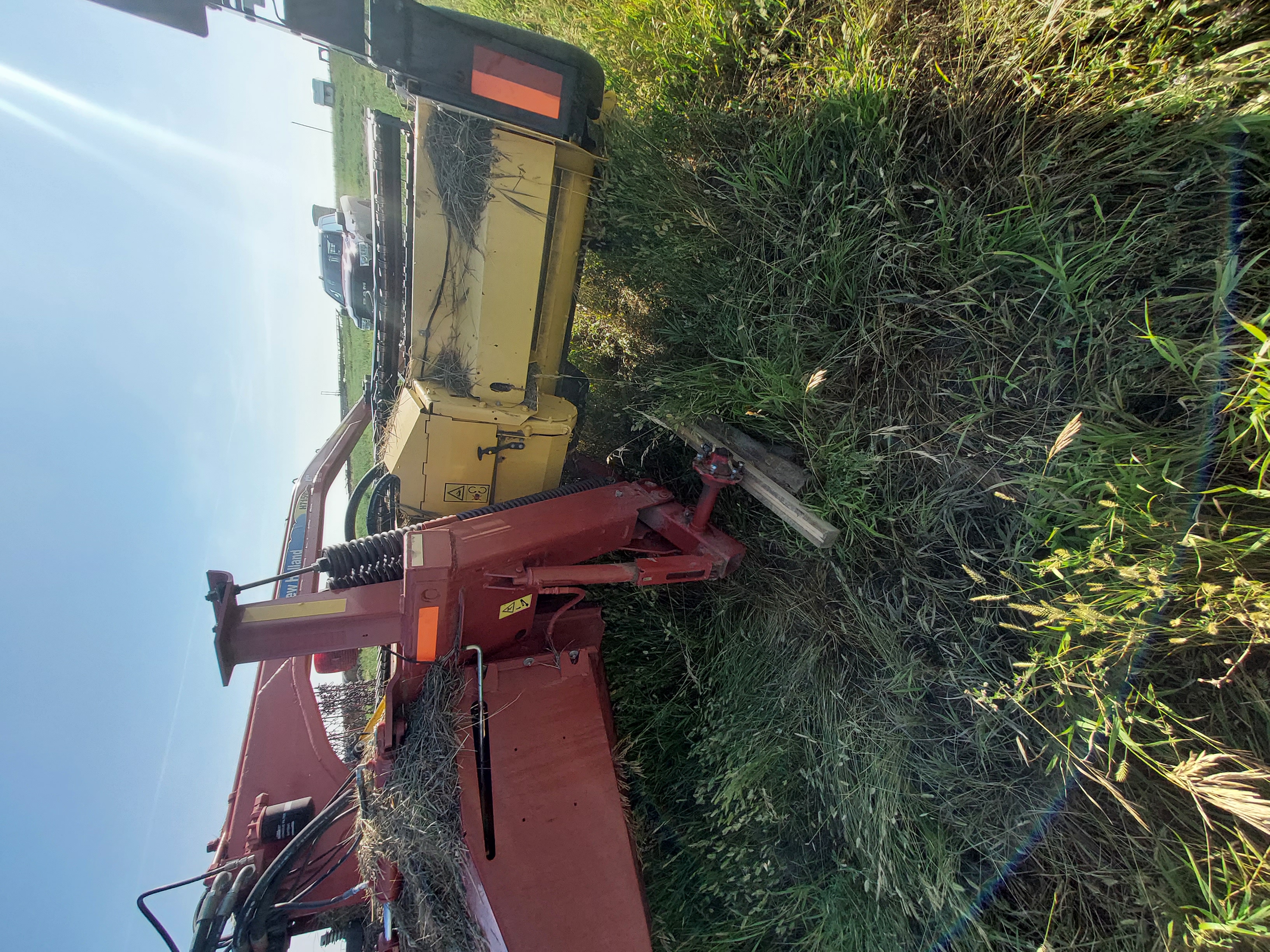2014 New Holland H7150 Mower Conditioner