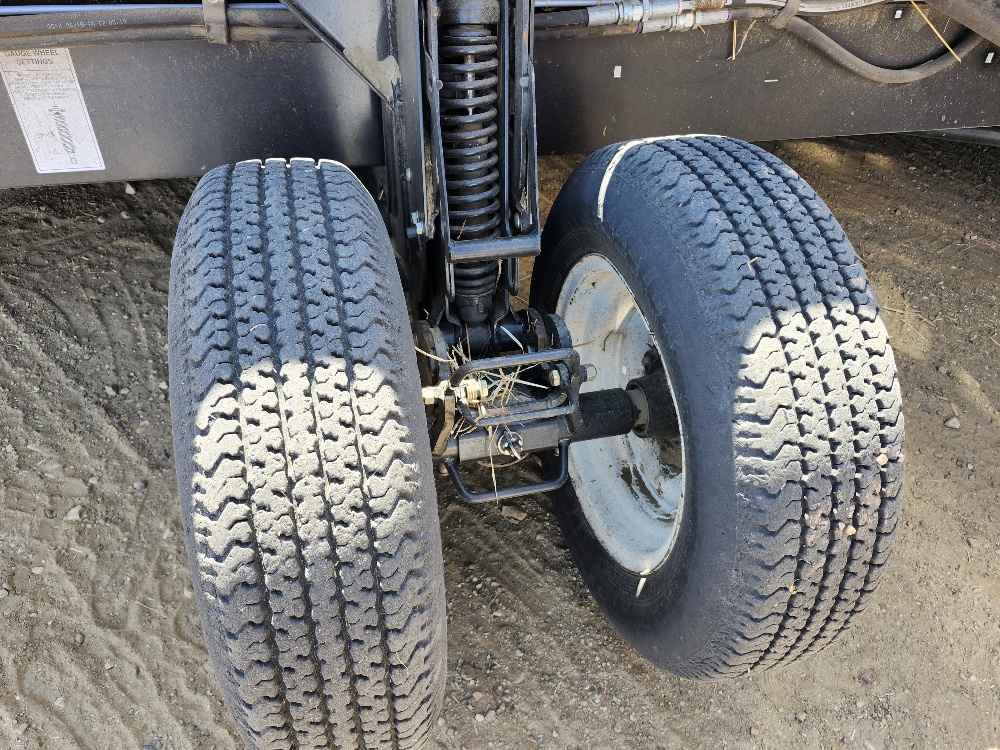 2021 MacDon FD140 Header Combine