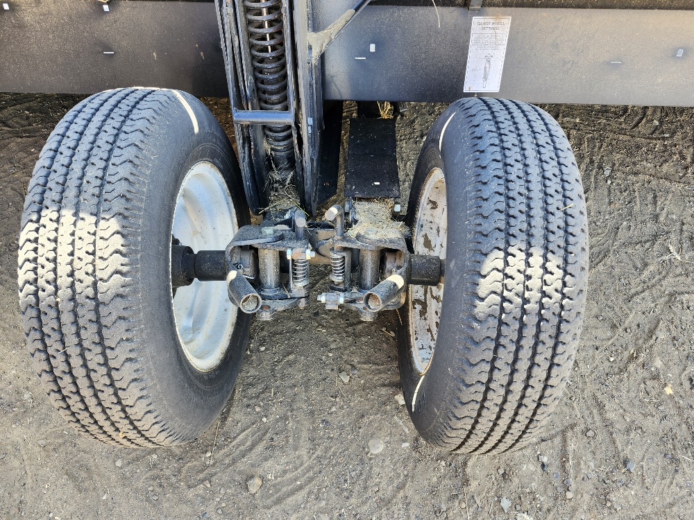 2021 MacDon FD140 Header Combine