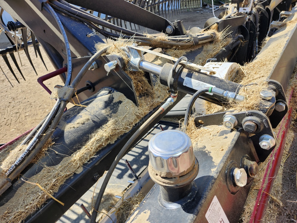 2021 MacDon FD140 Header Combine