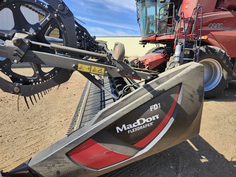 2021 MacDon FD140 Header Combine