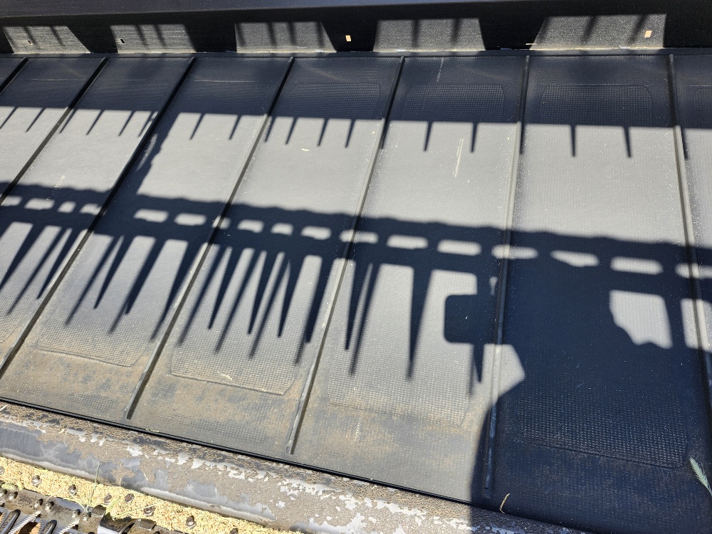 2021 MacDon FD140 Header Combine