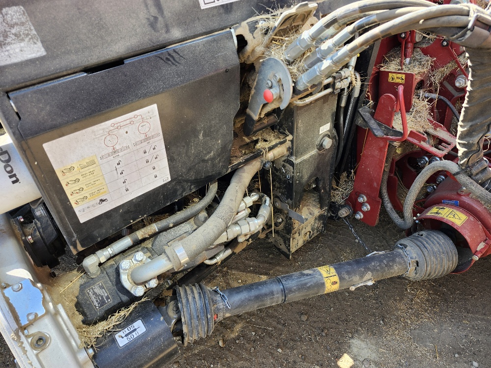 2021 MacDon FD140 Header Combine