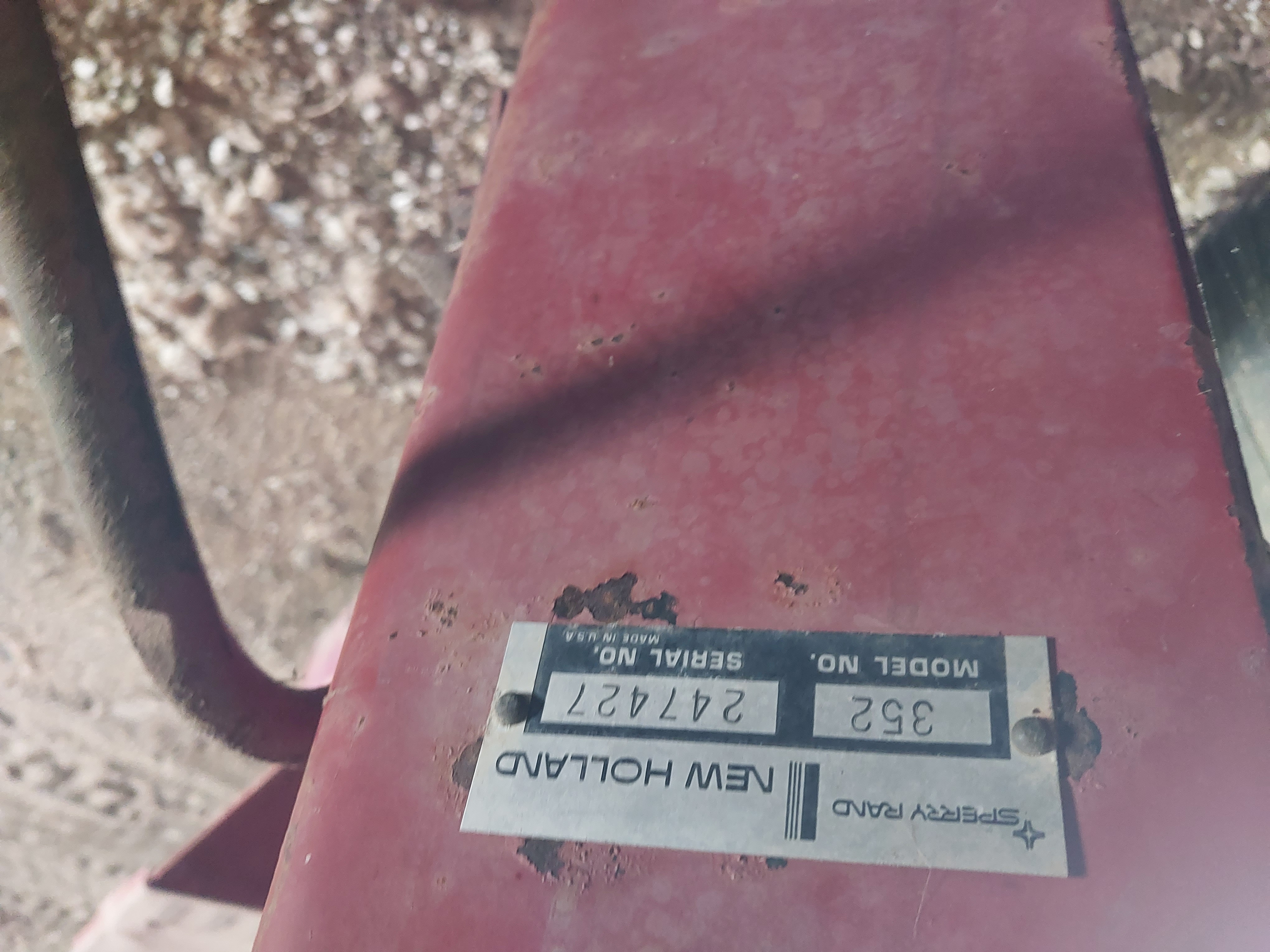 New Holland 352 Grinder Mixer