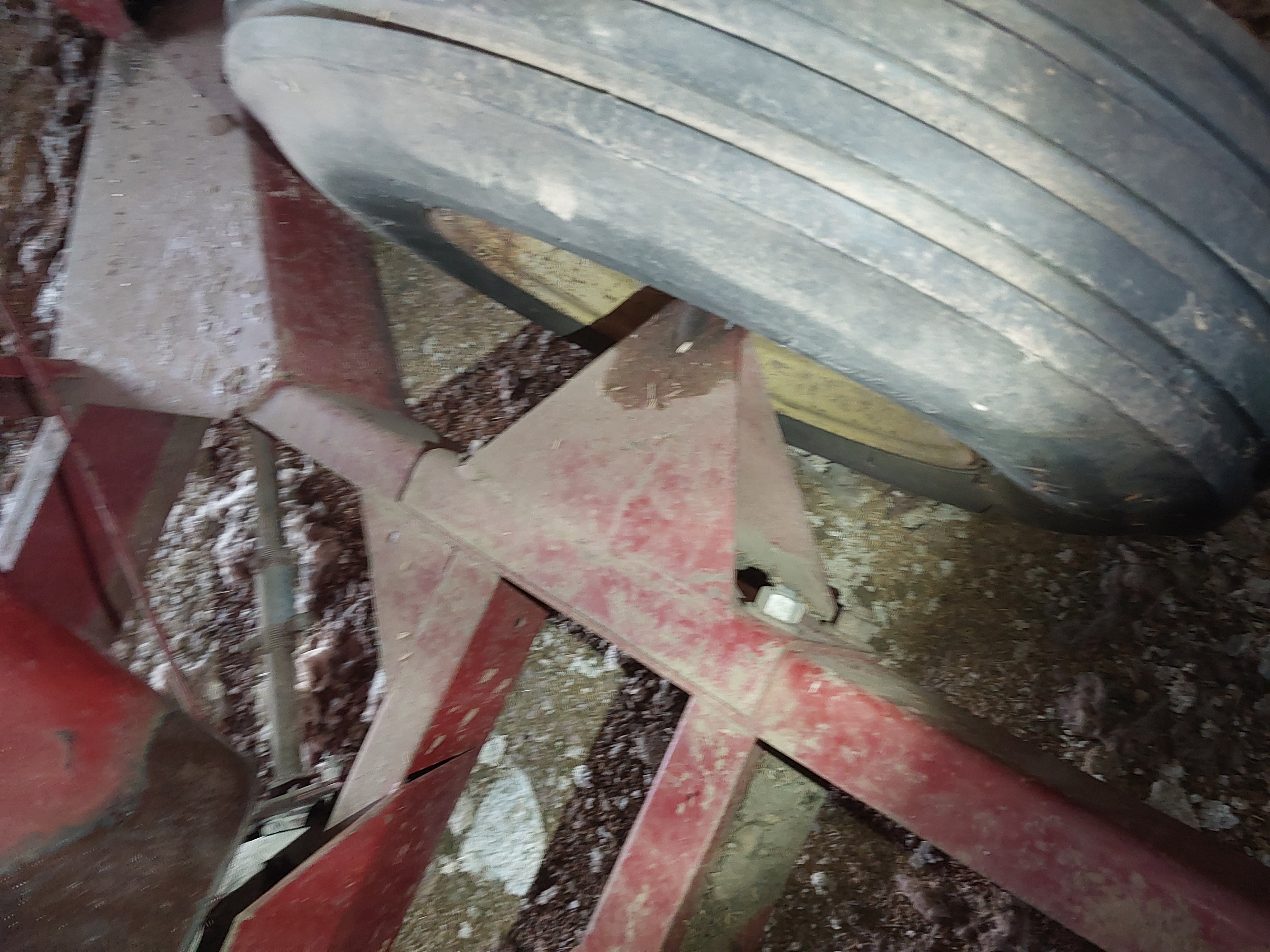 New Holland 352 Grinder Mixer