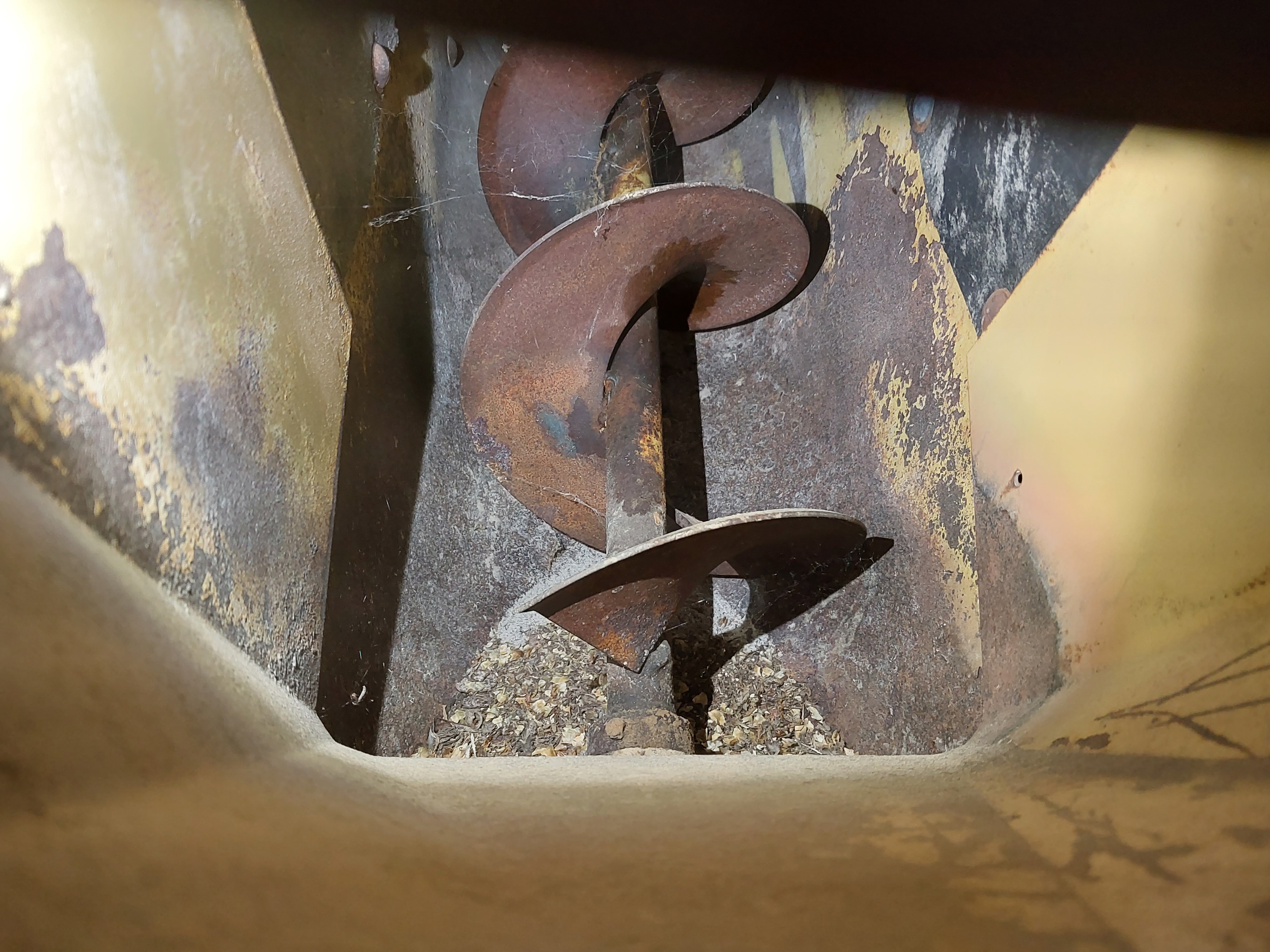 New Holland 352 Grinder Mixer